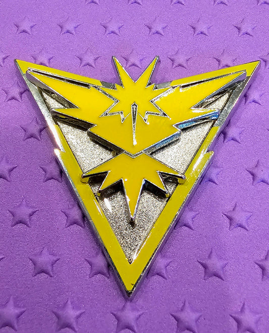 Team Instinct ZAPDOS Pin - Official Metal Pin - Pokemon GO Special Collection Box